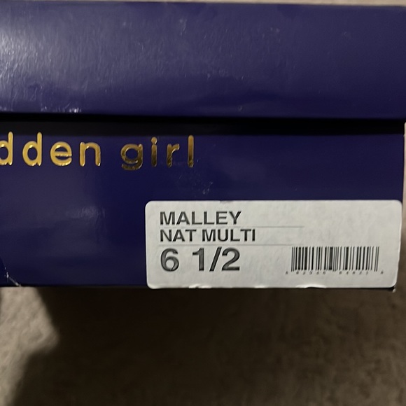 Multi colored zigzag pattern platform pumps - Picture 5 of 5